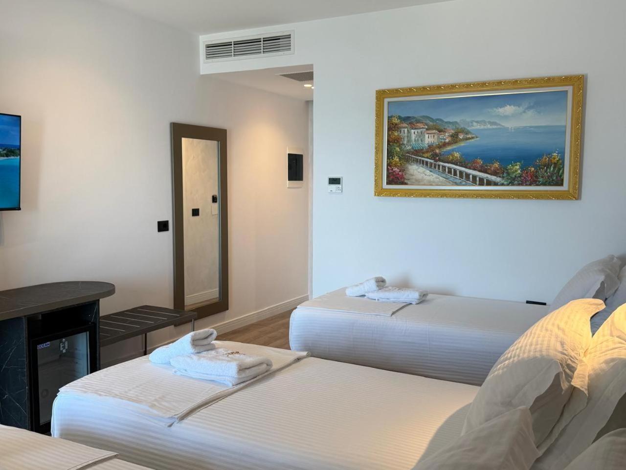 The Queen'S Lion Premium Hotel Saranda Extérieur photo